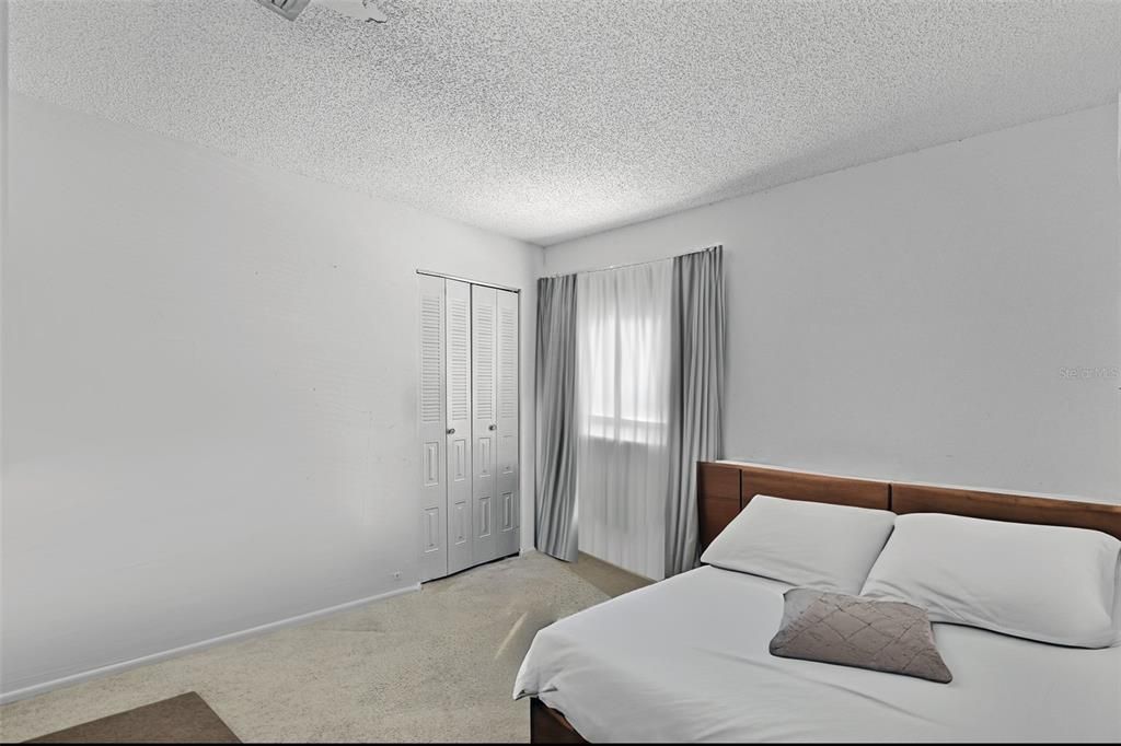 Active With Contract: $485,000 (2 beds, 2 baths, 1377 Square Feet)