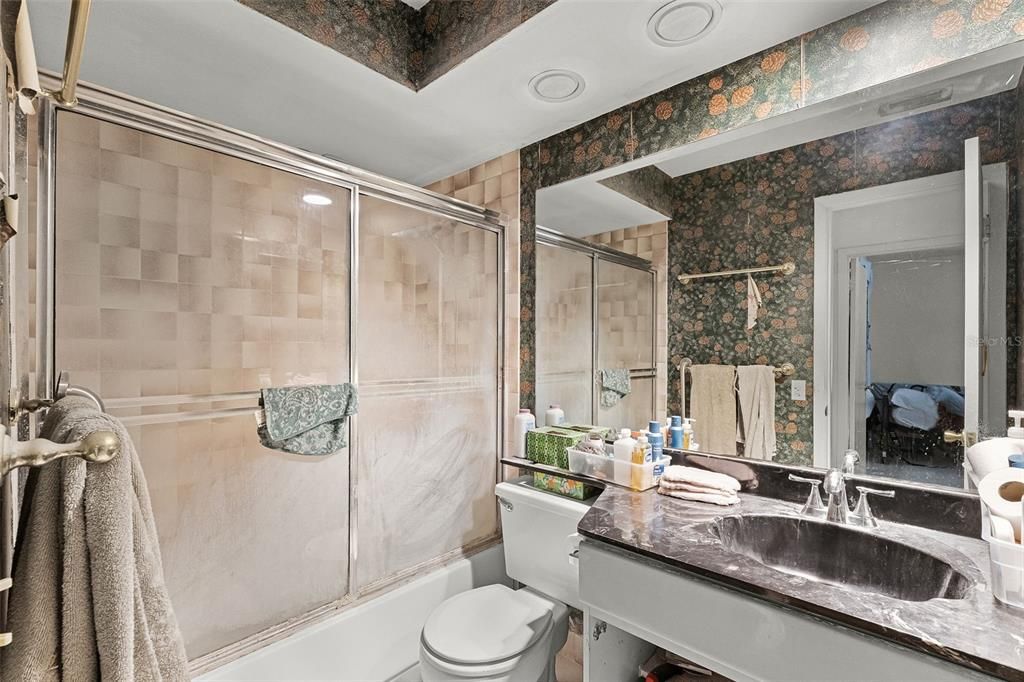 Active With Contract: $485,000 (2 beds, 2 baths, 1377 Square Feet)