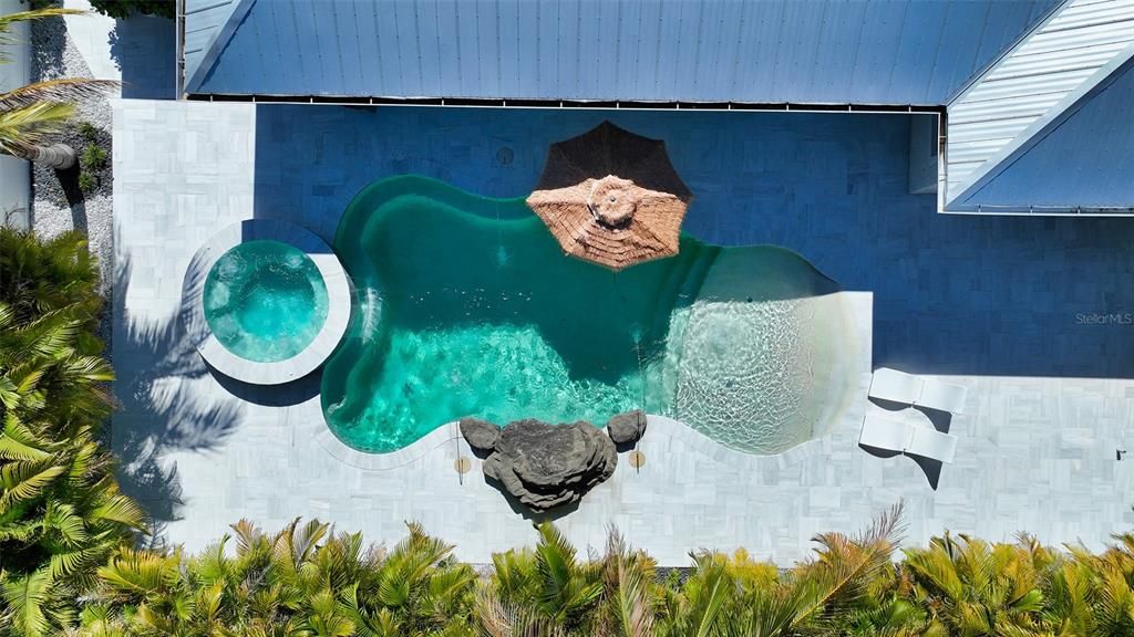 En Venta: $1,359,000 (4 camas, 4 baños, 2613 Pies cuadrados)