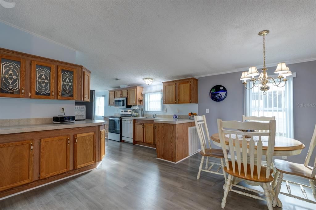 待售: $225,000 (3 贝兹, 2 浴室, 1566 平方英尺)