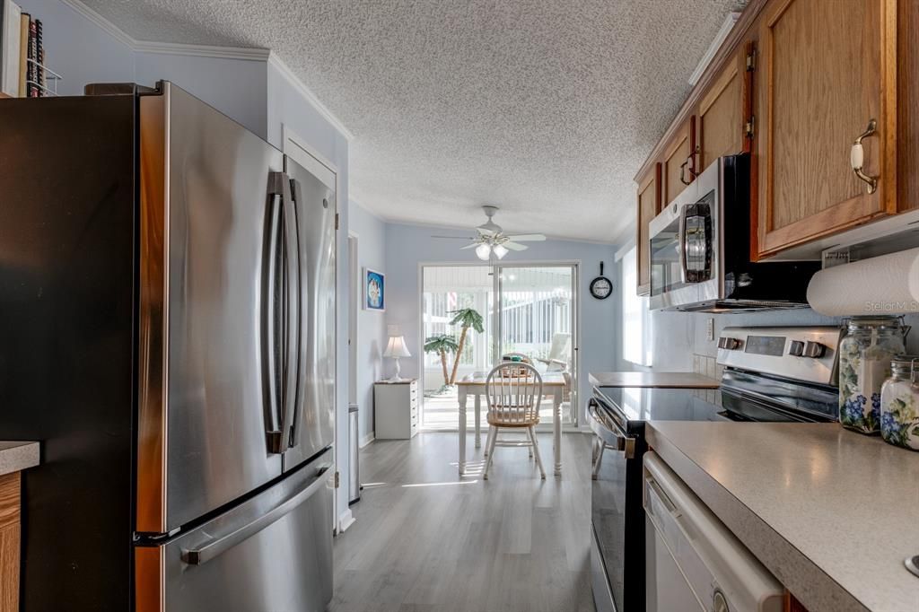 待售: $225,000 (3 贝兹, 2 浴室, 1566 平方英尺)