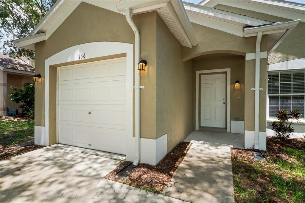 合同活跃: $285,500 (3 贝兹, 2 浴室, 1182 平方英尺)