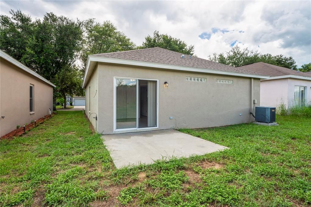 合同活跃: $285,500 (3 贝兹, 2 浴室, 1182 平方英尺)