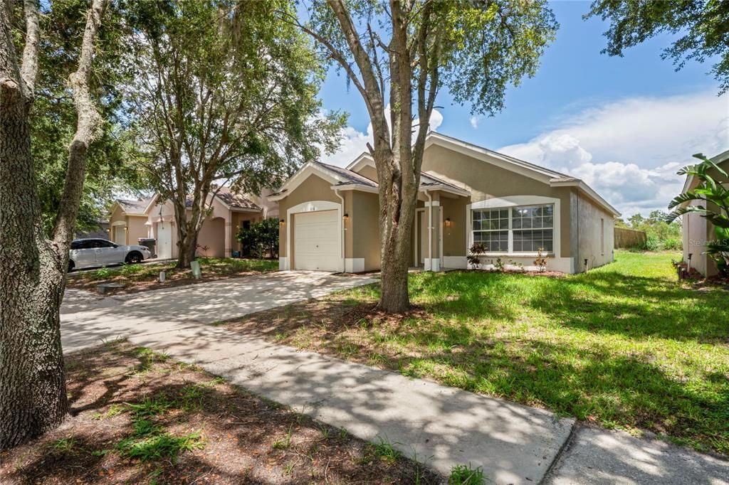 合同活跃: $285,500 (3 贝兹, 2 浴室, 1182 平方英尺)