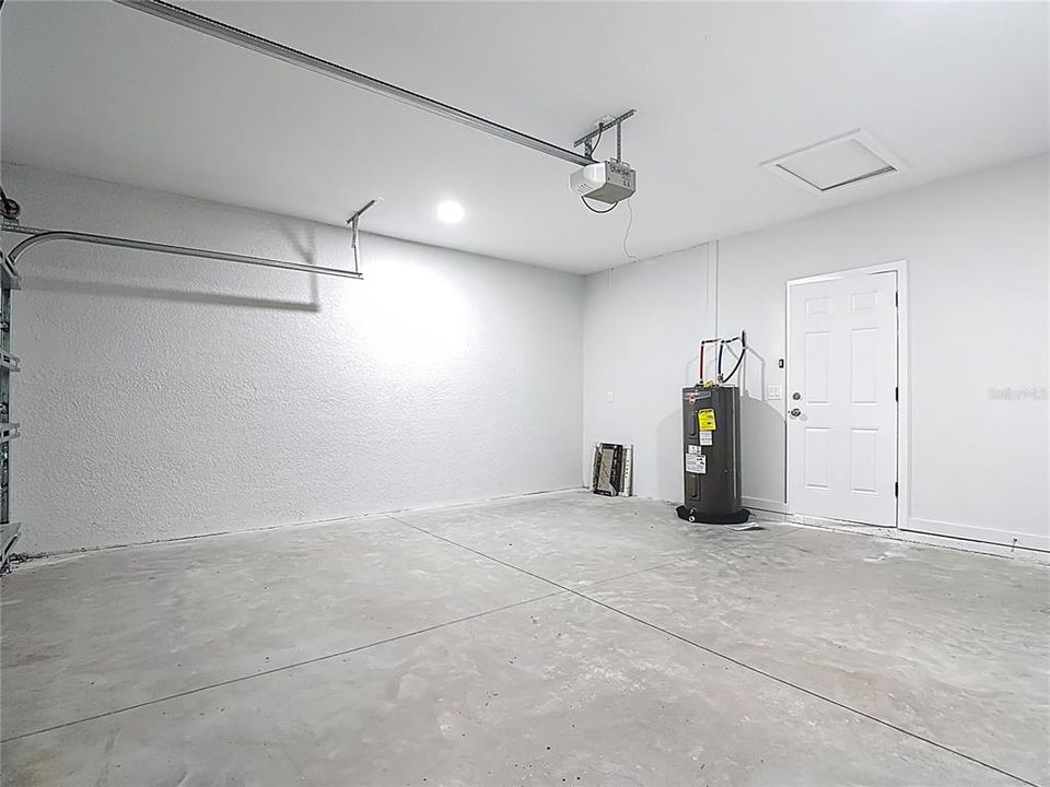 Activo con contrato: $279,900 (3 camas, 2 baños, 1146 Pies cuadrados)