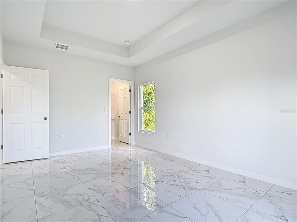 Activo con contrato: $279,900 (3 camas, 2 baños, 1146 Pies cuadrados)