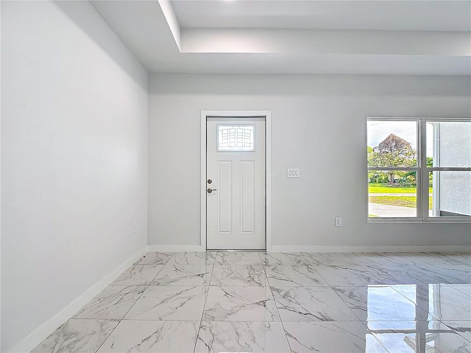 Activo con contrato: $279,900 (3 camas, 2 baños, 1146 Pies cuadrados)