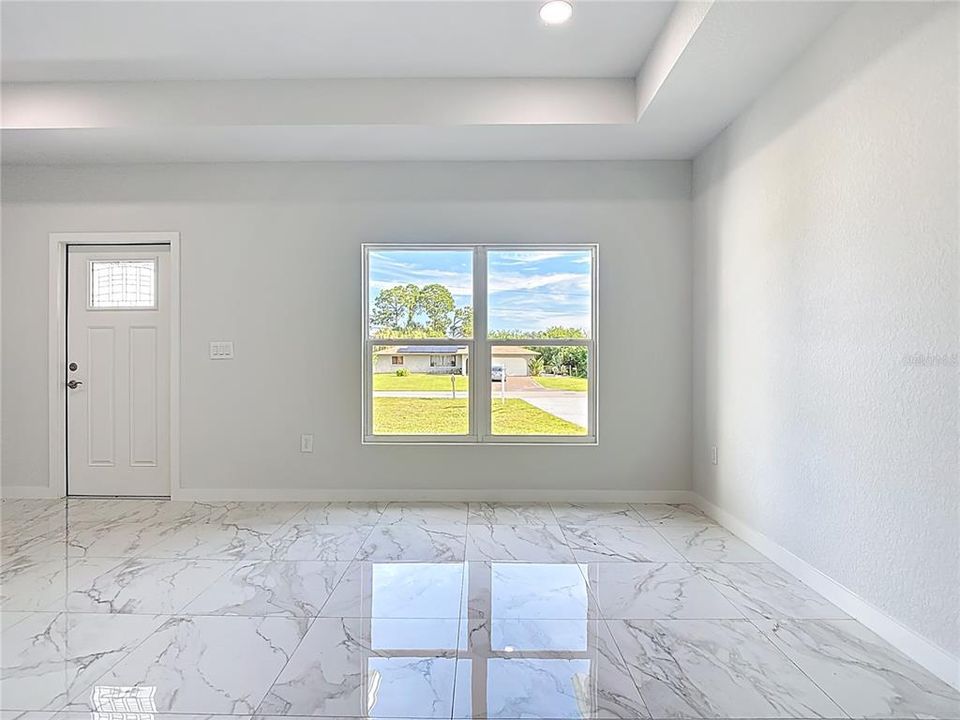 Activo con contrato: $279,900 (3 camas, 2 baños, 1146 Pies cuadrados)