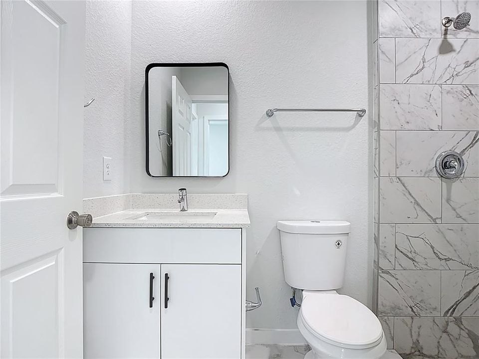 Activo con contrato: $279,900 (3 camas, 2 baños, 1146 Pies cuadrados)