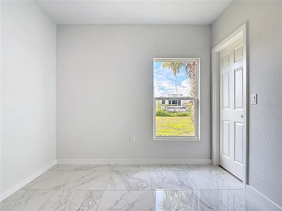 Activo con contrato: $279,900 (3 camas, 2 baños, 1146 Pies cuadrados)