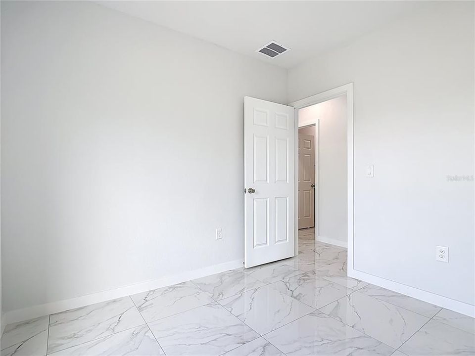 Activo con contrato: $279,900 (3 camas, 2 baños, 1146 Pies cuadrados)