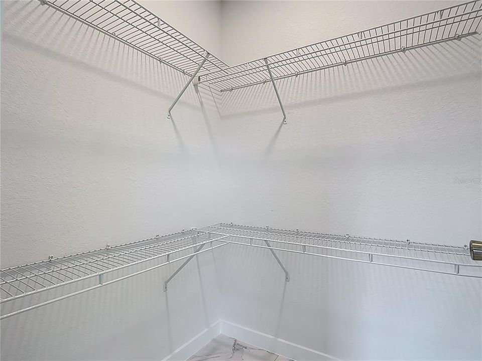 Activo con contrato: $279,900 (3 camas, 2 baños, 1146 Pies cuadrados)