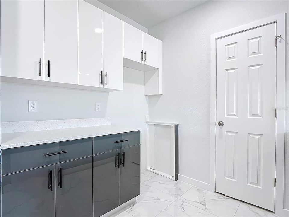 Activo con contrato: $279,900 (3 camas, 2 baños, 1146 Pies cuadrados)