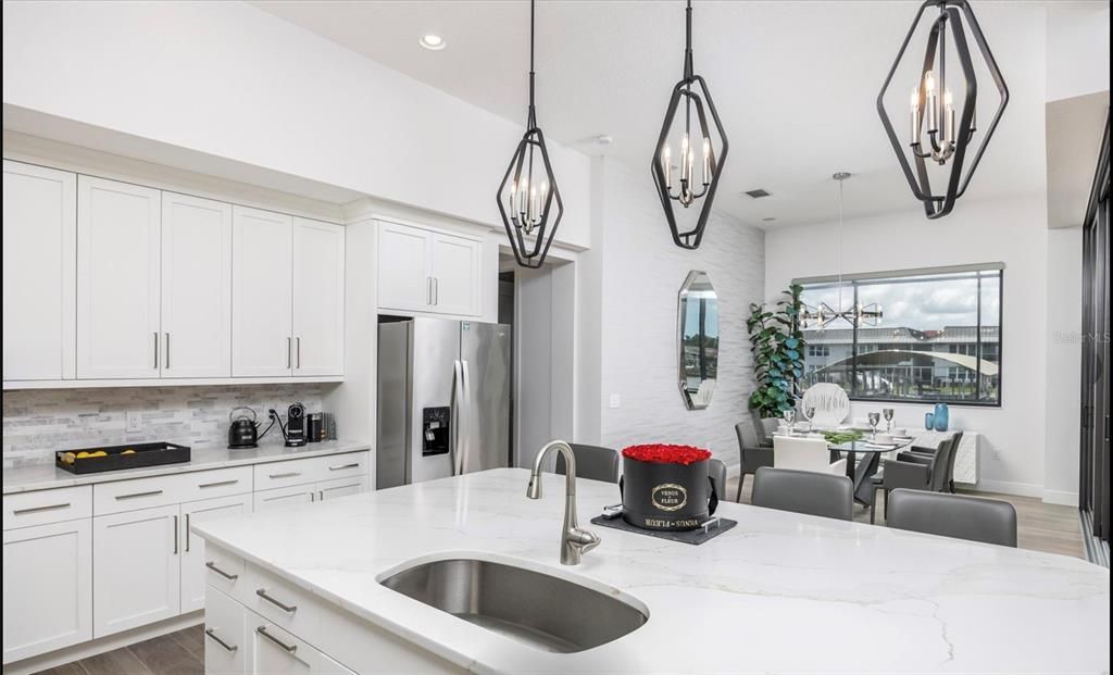 En Venta: $2,450,000 (4 camas, 4 baños, 3651 Pies cuadrados)