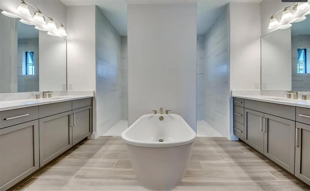 En Venta: $2,450,000 (4 camas, 4 baños, 3651 Pies cuadrados)