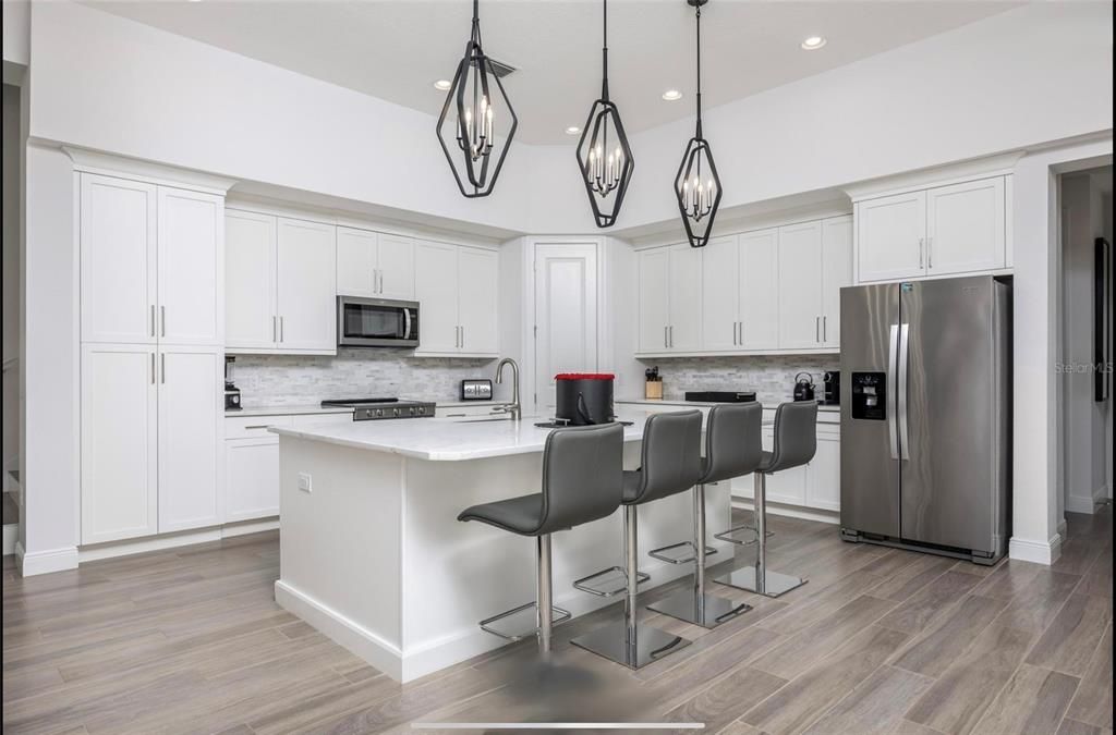 En Venta: $2,450,000 (4 camas, 4 baños, 3651 Pies cuadrados)