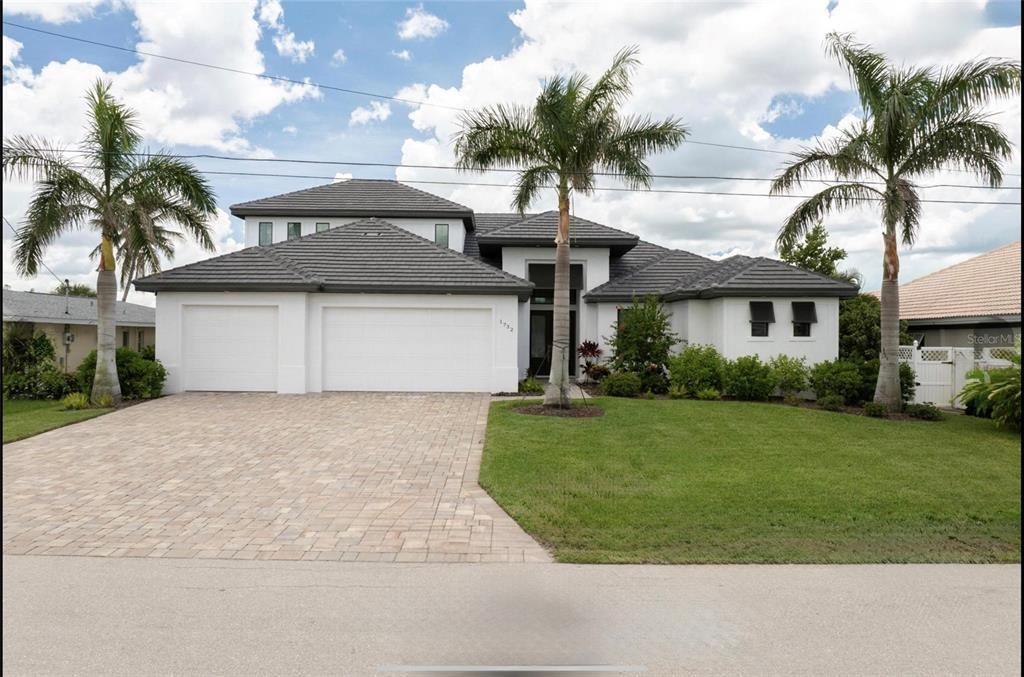 En Venta: $2,450,000 (4 camas, 4 baños, 3651 Pies cuadrados)