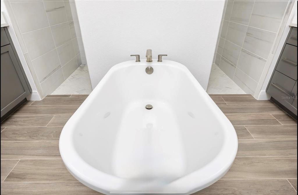 En Venta: $2,450,000 (4 camas, 4 baños, 3651 Pies cuadrados)