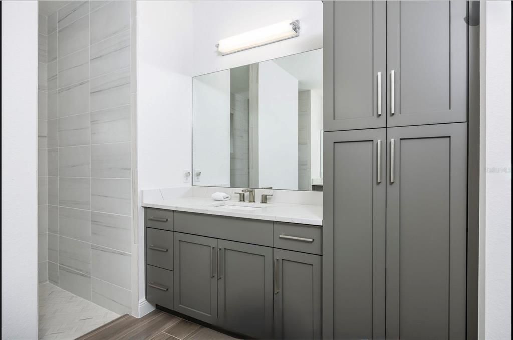 En Venta: $2,450,000 (4 camas, 4 baños, 3651 Pies cuadrados)