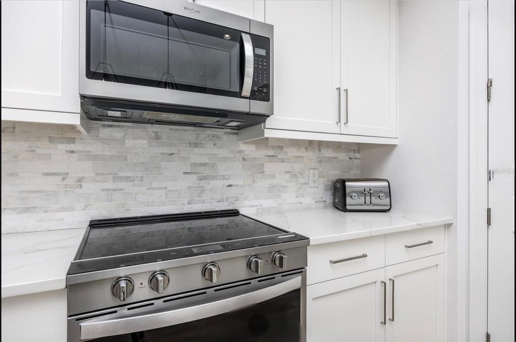 En Venta: $2,450,000 (4 camas, 4 baños, 3651 Pies cuadrados)