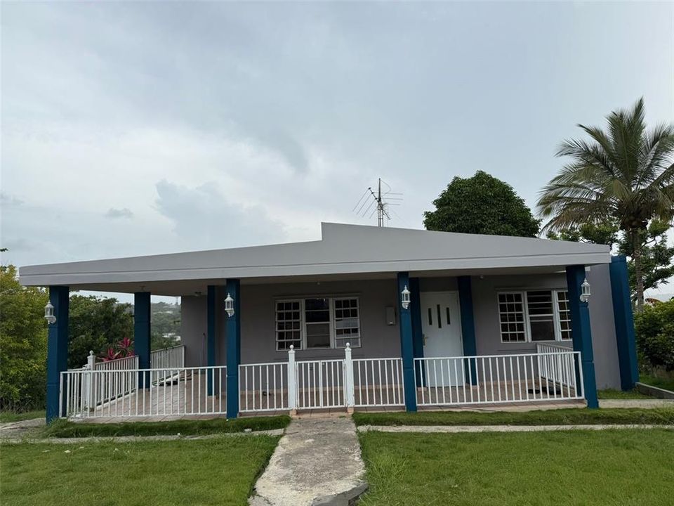 Recently Sold: $162,000 (3 beds, 3 baths, 1652 Square Feet)