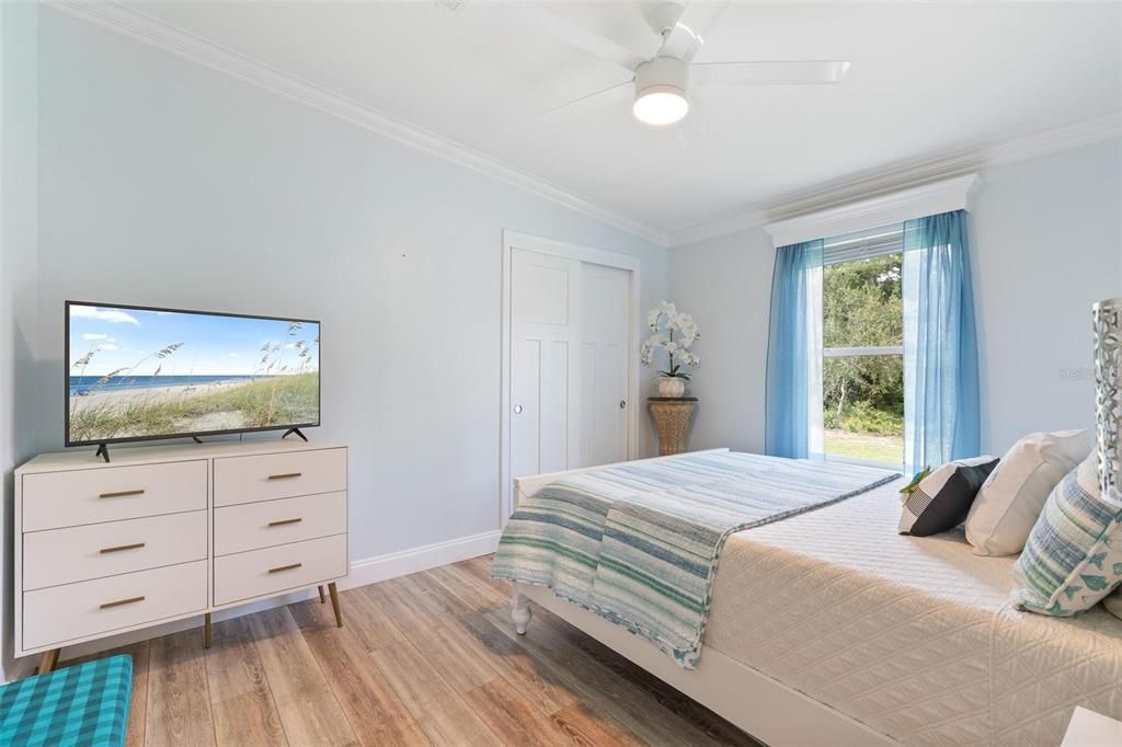 En Venta: $699,900 (3 camas, 2 baños, 2200 Pies cuadrados)