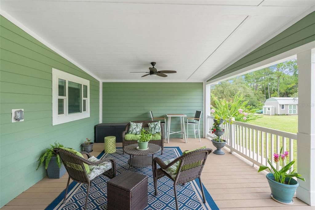 En Venta: $699,900 (3 camas, 2 baños, 2200 Pies cuadrados)