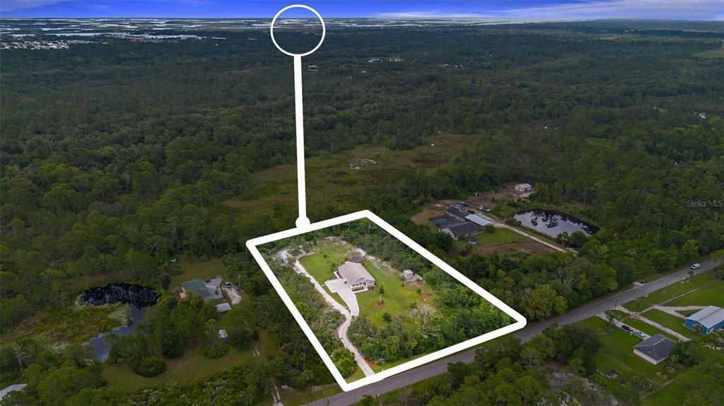 En Venta: $699,900 (3 camas, 2 baños, 2200 Pies cuadrados)