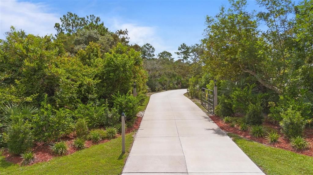 En Venta: $699,900 (3 camas, 2 baños, 2200 Pies cuadrados)