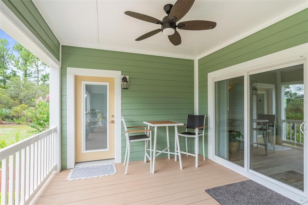 En Venta: $699,900 (3 camas, 2 baños, 2200 Pies cuadrados)