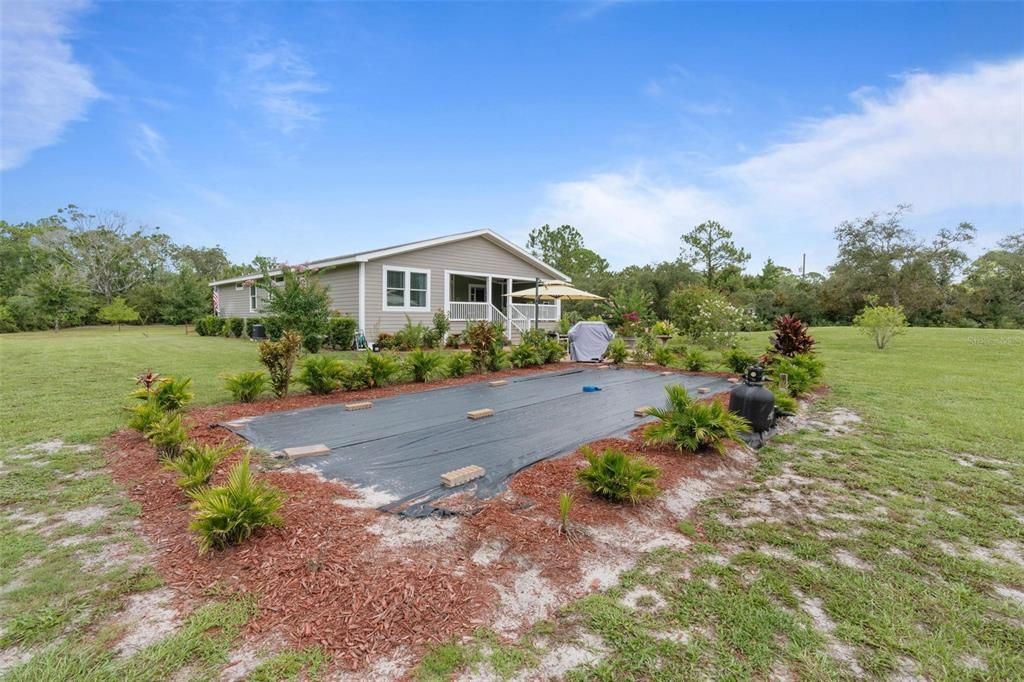 En Venta: $699,900 (3 camas, 2 baños, 2200 Pies cuadrados)