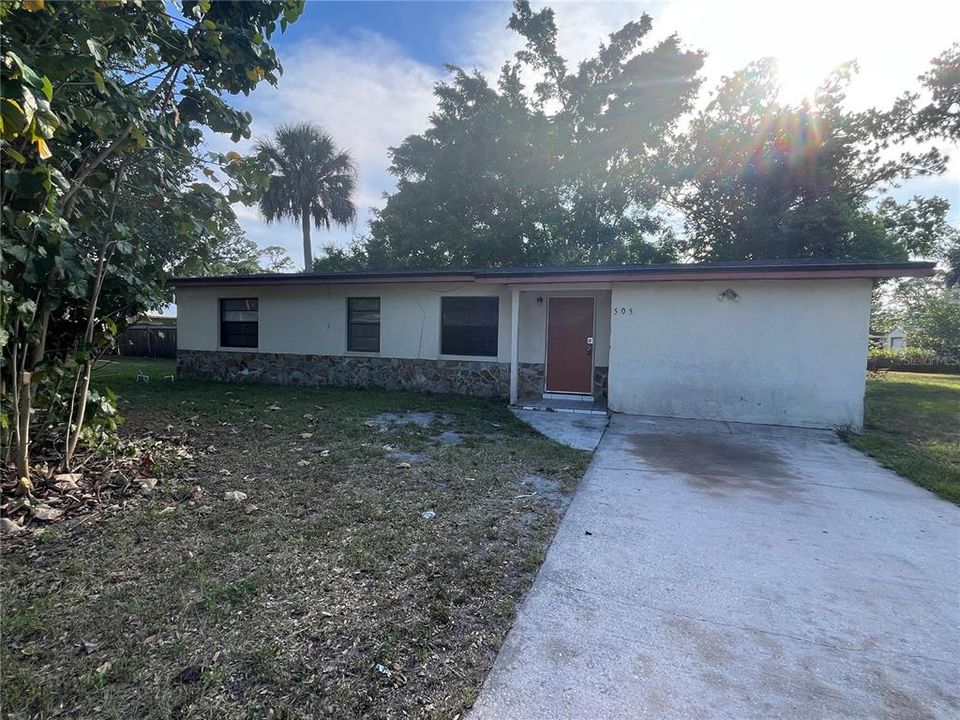 最近租的: $1,400 (3 贝兹, 1 浴室, 912 平方英尺)