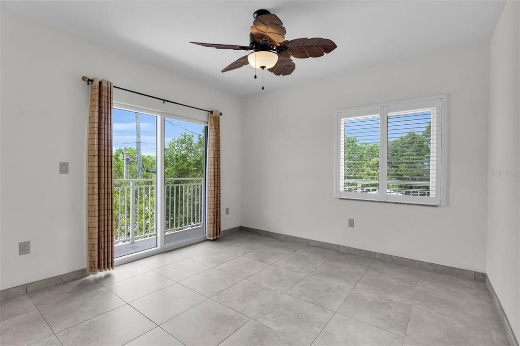 En Venta: $2,290,000 (4 camas, 3 baños, 2880 Pies cuadrados)