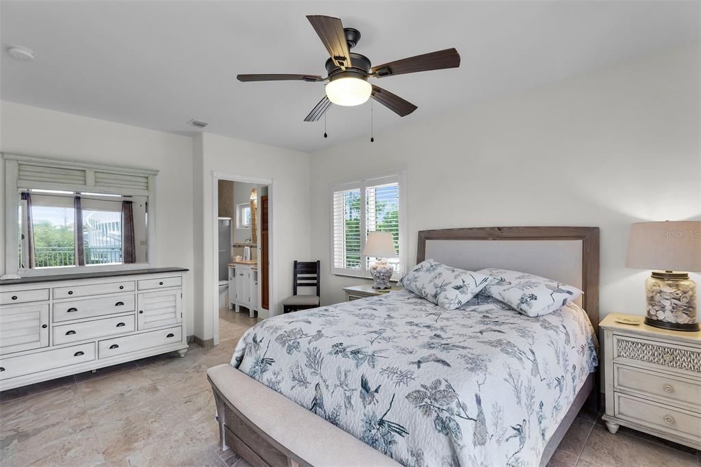 En Venta: $2,290,000 (4 camas, 3 baños, 2880 Pies cuadrados)