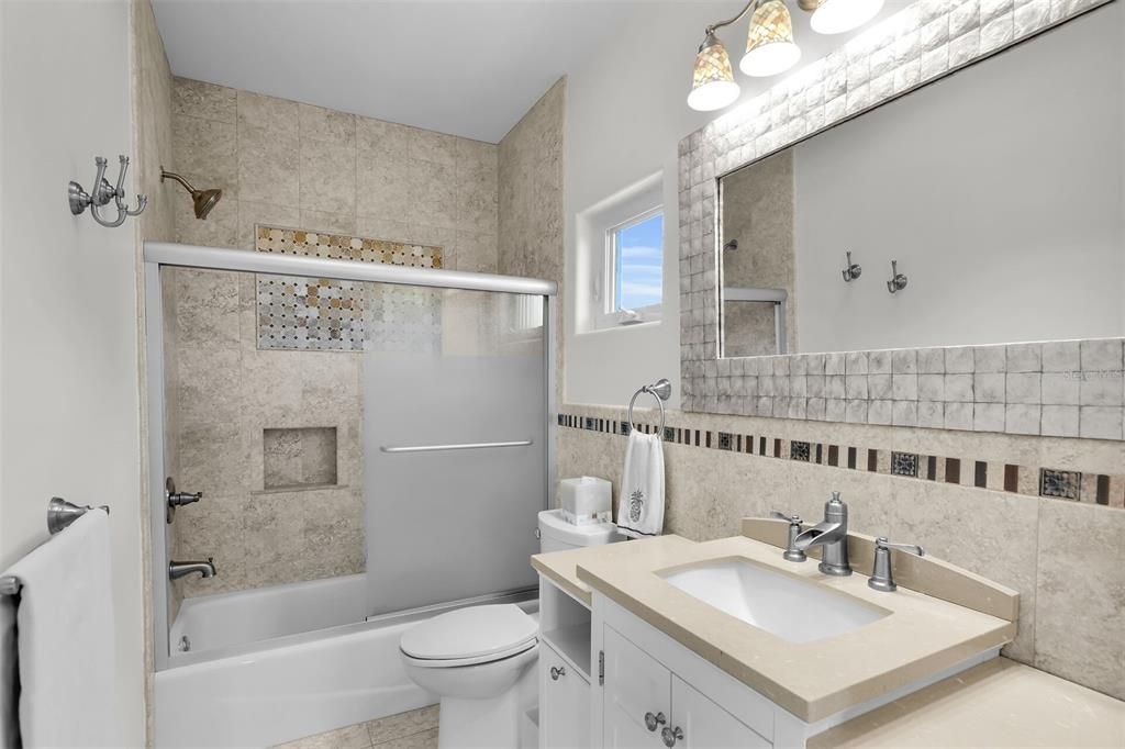 En Venta: $2,290,000 (4 camas, 3 baños, 2880 Pies cuadrados)