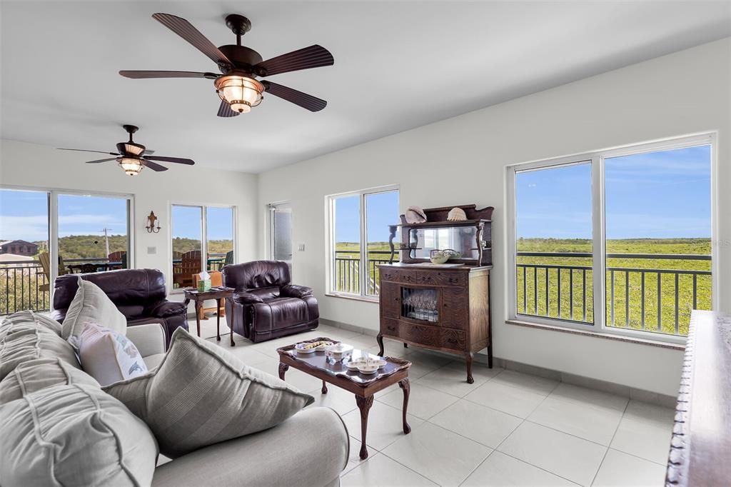 En Venta: $2,290,000 (4 camas, 3 baños, 2880 Pies cuadrados)