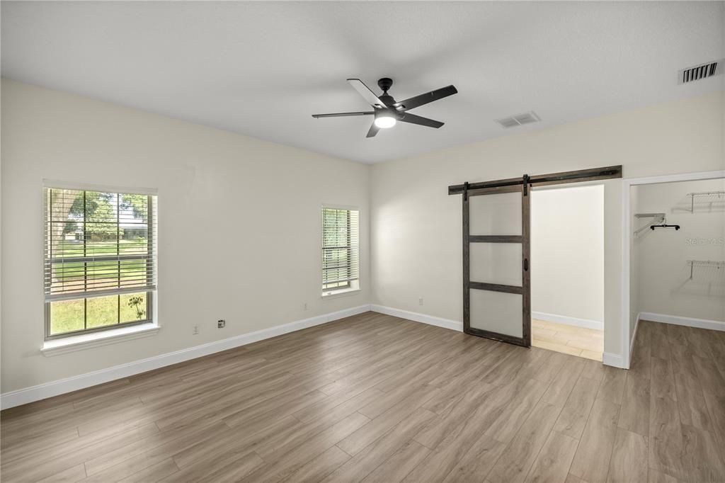 En Venta: $1,595,900 (4 camas, 2 baños, 2755 Pies cuadrados)