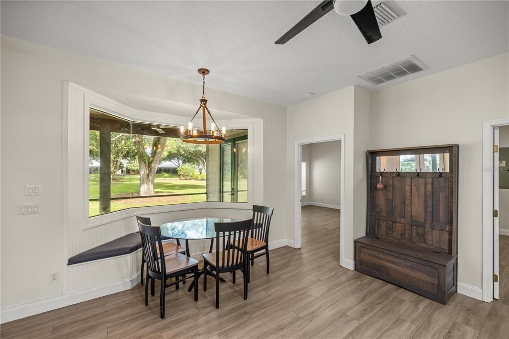 En Venta: $1,595,900 (4 camas, 2 baños, 2755 Pies cuadrados)