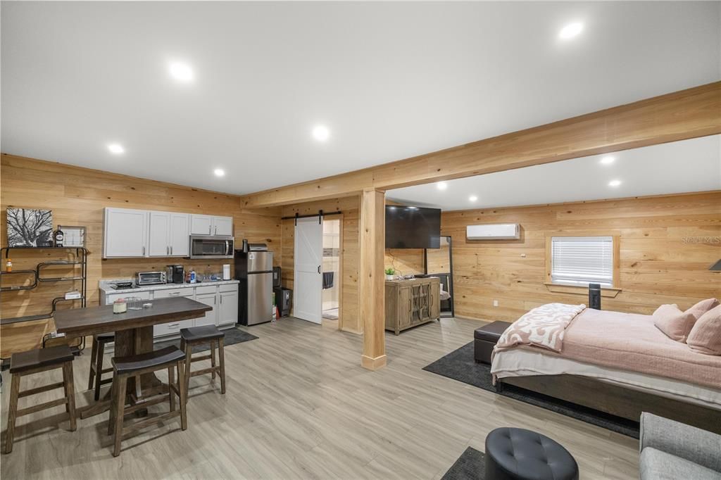 En Venta: $1,595,900 (4 camas, 2 baños, 2755 Pies cuadrados)