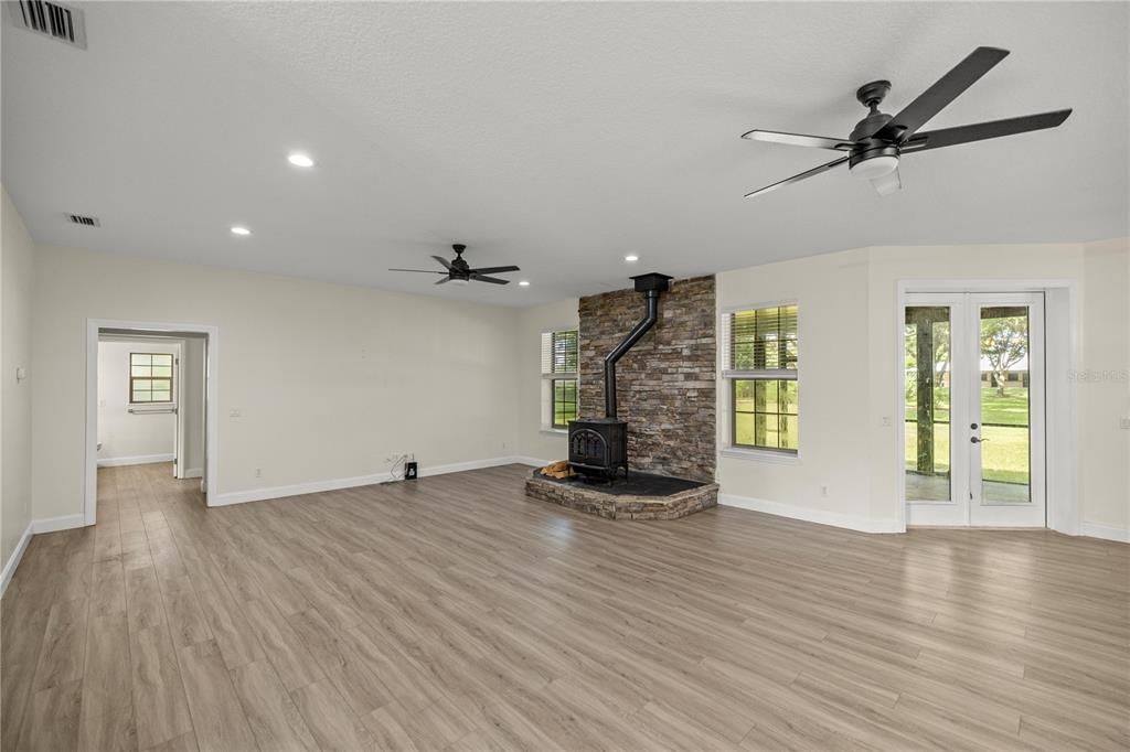 En Venta: $1,595,900 (4 camas, 2 baños, 2755 Pies cuadrados)