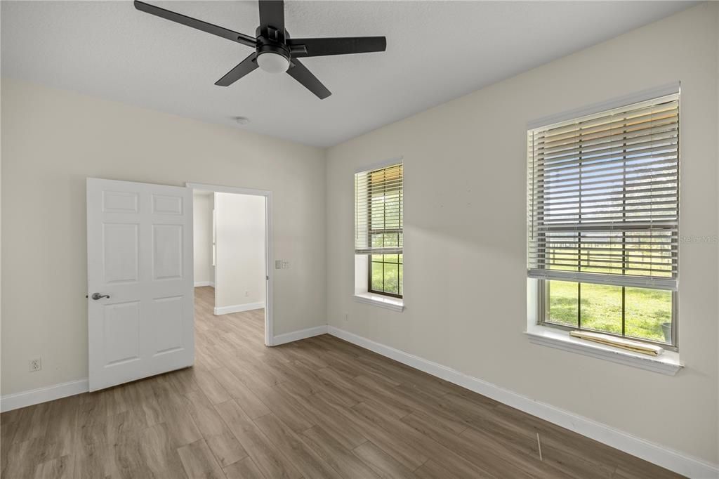 En Venta: $1,595,900 (4 camas, 2 baños, 2755 Pies cuadrados)