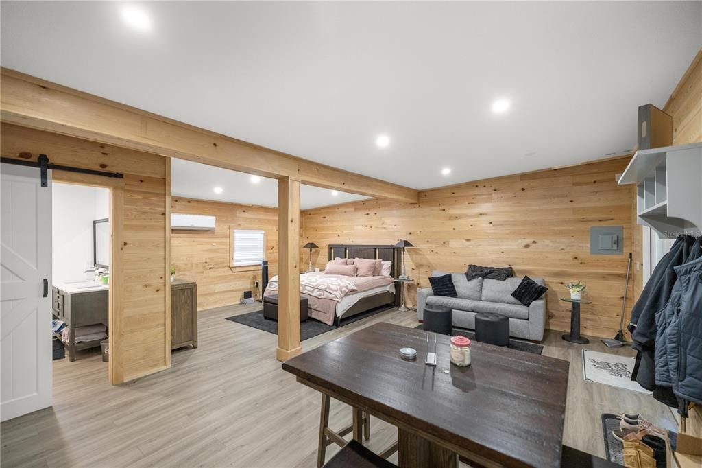 En Venta: $1,595,900 (4 camas, 2 baños, 2755 Pies cuadrados)