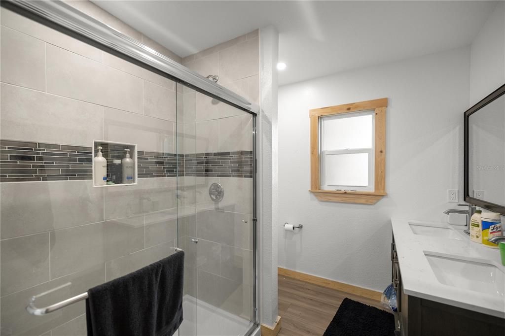 En Venta: $1,595,900 (4 camas, 2 baños, 2755 Pies cuadrados)