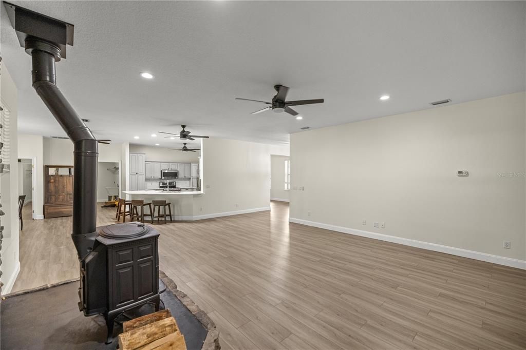 En Venta: $1,595,900 (4 camas, 2 baños, 2755 Pies cuadrados)