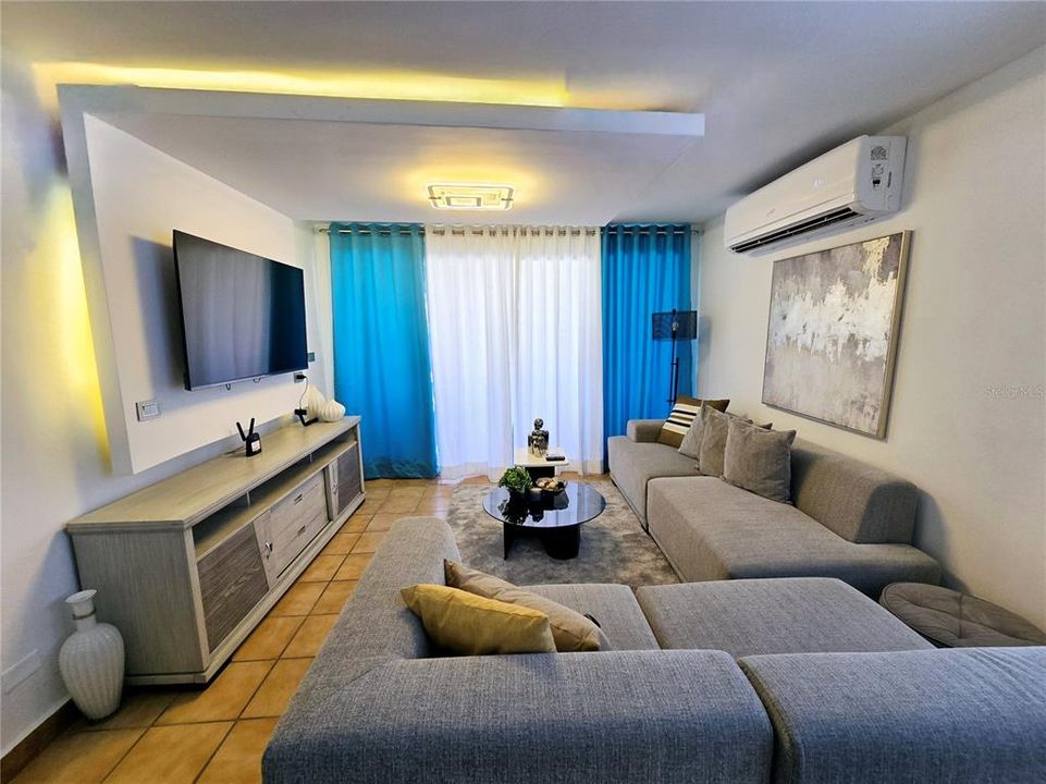 En Venta: $270,000 (3 camas, 2 baños, 1143 Pies cuadrados)