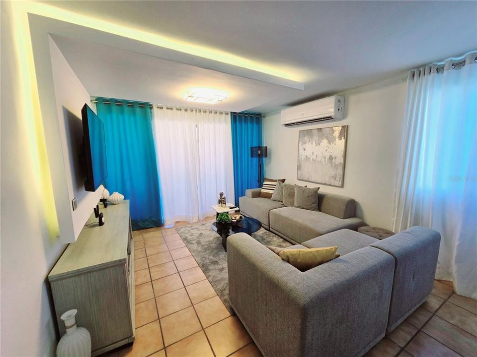 En Venta: $270,000 (3 camas, 2 baños, 1143 Pies cuadrados)