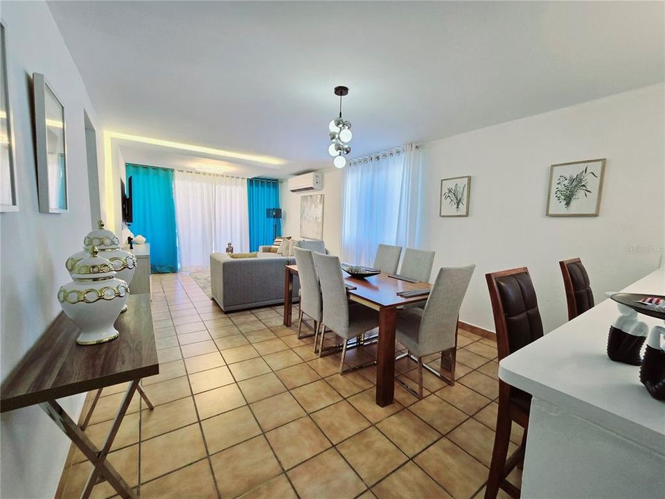 En Venta: $270,000 (3 camas, 2 baños, 1143 Pies cuadrados)