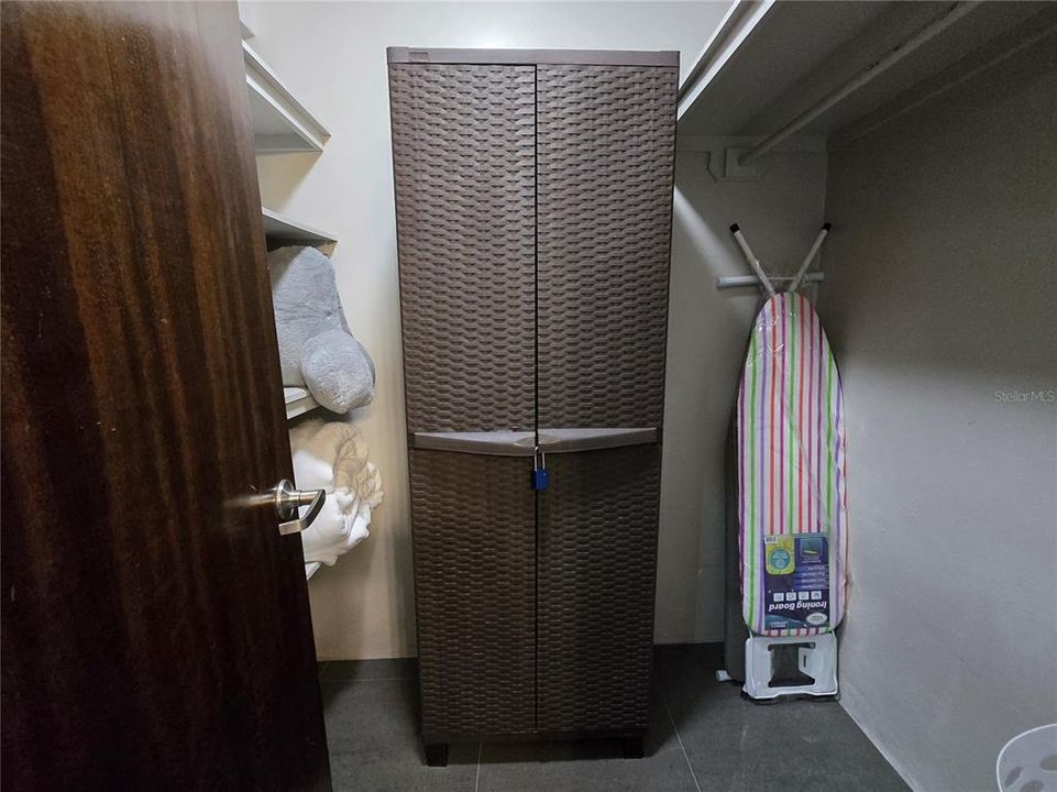 En Venta: $270,000 (3 camas, 2 baños, 1143 Pies cuadrados)