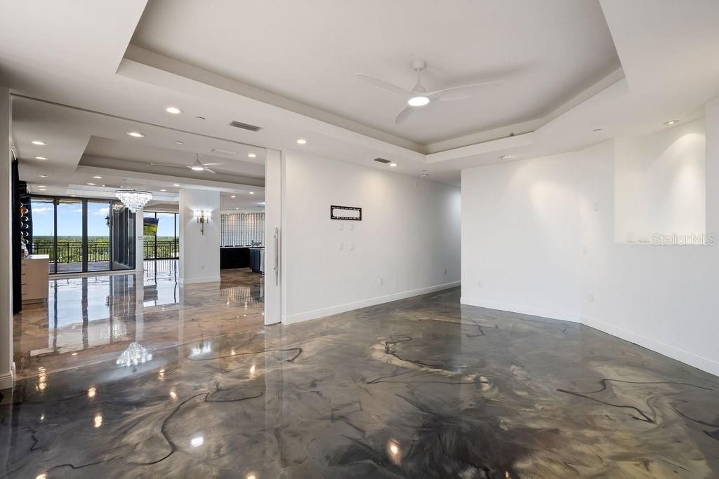 En Venta: $869,990 (4 camas, 3 baños, 3577 Pies cuadrados)