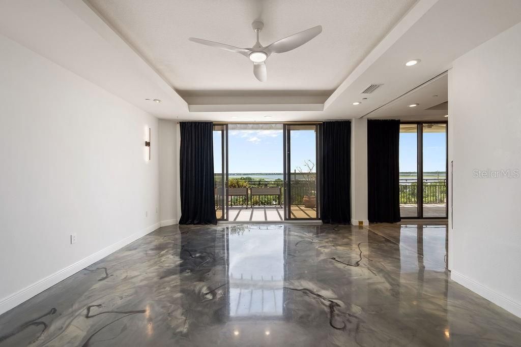 En Venta: $869,990 (4 camas, 3 baños, 3577 Pies cuadrados)